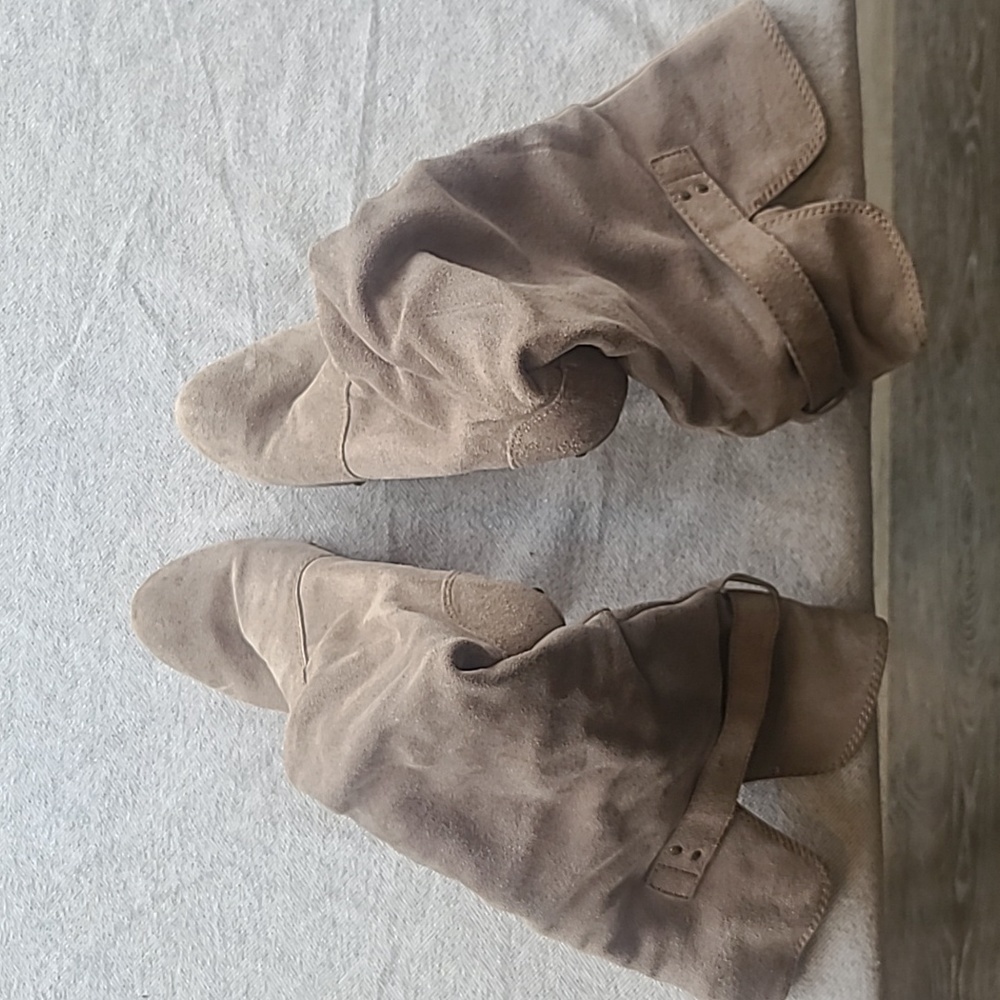 Steve Madden Luxe Taupe suede boots - Picture 4 of 4